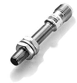 Capteur inductif Ø 8 x 65 mm M8x1 flush 2 mm PNP à fermeture (NO) 700 Hz Laiton nickelé Face sensible PA 12 Connecteur