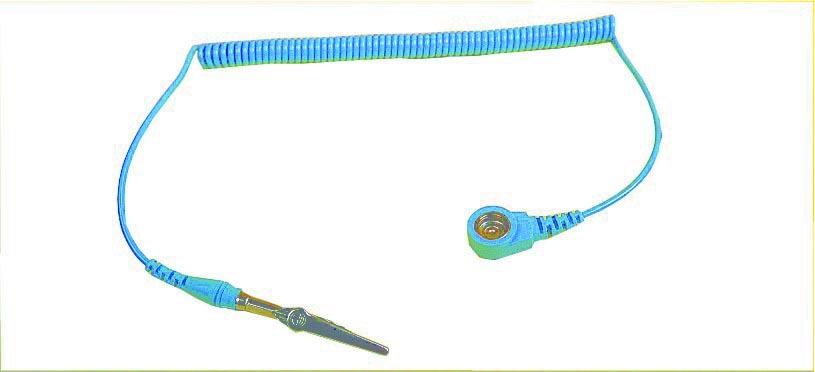 Cordon de table équipé d'une pression et fiche