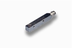 Capteur inductif 59 x 8 x 8 mm 8x8 flush 1 5 mm PNP à fermeture (NO) 5000 Hz Zinc Moulé sous pression Face sensible PBT