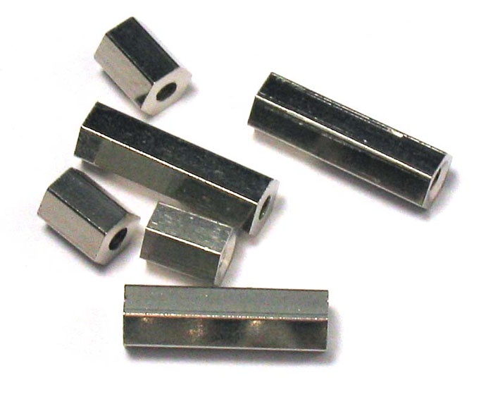 entretoise taraudée Lg20mm Cd/100