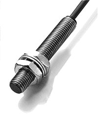 Capteur inductif Ø 8 x 50 mm M8x1 flush 2 mm PNP à fermeture (NO) 700 Hz Laiton nickelé Face sensible PA 12 Câble 3 00 m