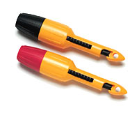 Jeu de 2 pinces pique-fil isolées, permet de traverser l'isolant des câbles pour effectuer la mesure. Compatible cordons TL22x & pointes de touche 2mm