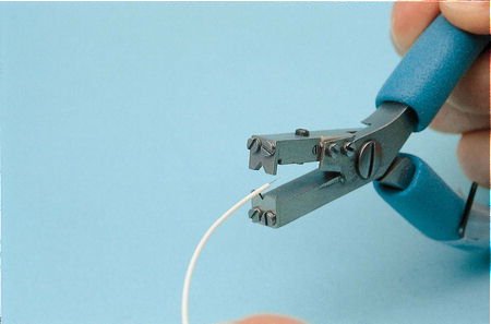 KIT REMPLACEMENT COUTEAUX POUR 552E ET 552S (2*COUTEAUX EN V + 4*VIS + 1*CALE)