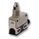 Compact, IP67, 5 A, plongeur à galet, type connecteur
